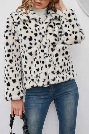 Beige Leopard Printed Faux Fur Short Shearling Coat with Pockets